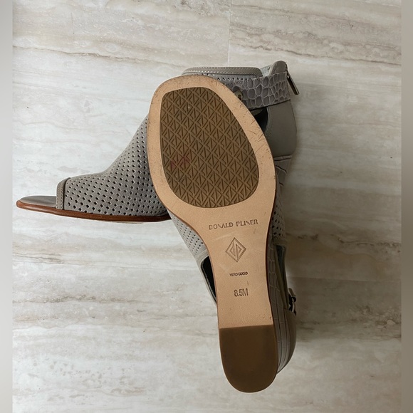 Donald j. Pliner Lottie Ankle Booties In Gray with original box. Like New - Picture 12 of 12